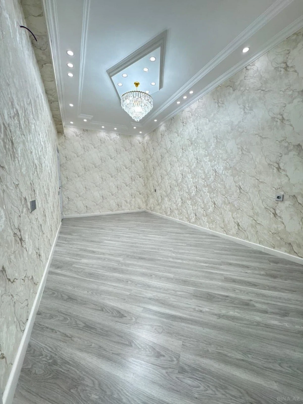 Satılır 2 otaqlı mənzil 52 m²