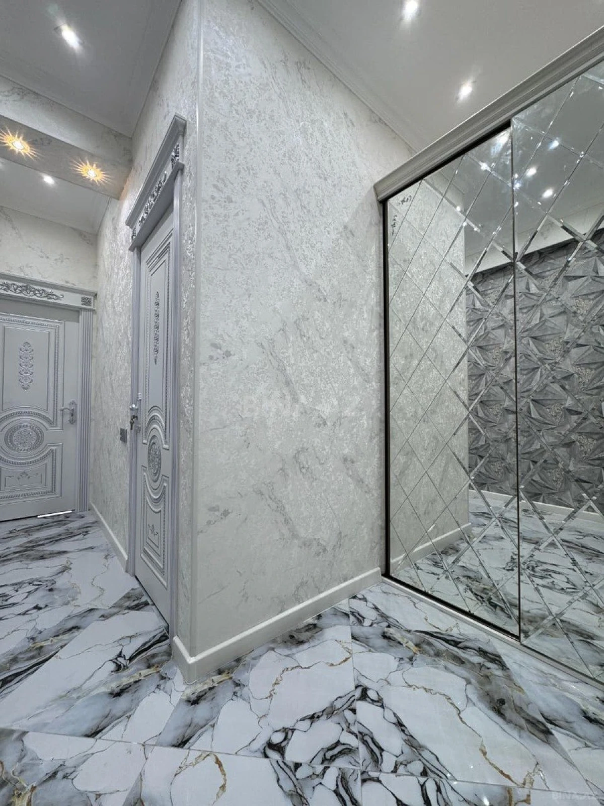 Satılır 2 otaqlı mənzil 52 m²