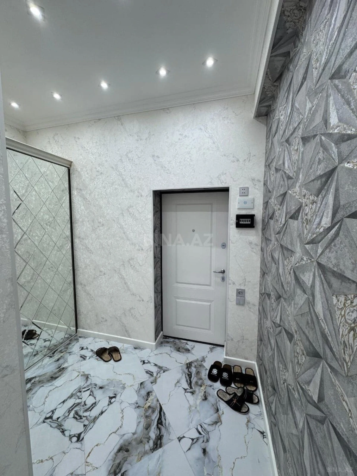 Satılır 2 otaqlı mənzil 52 m²