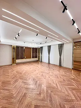 Satılır 4 otaqlı mənzil 195 m²