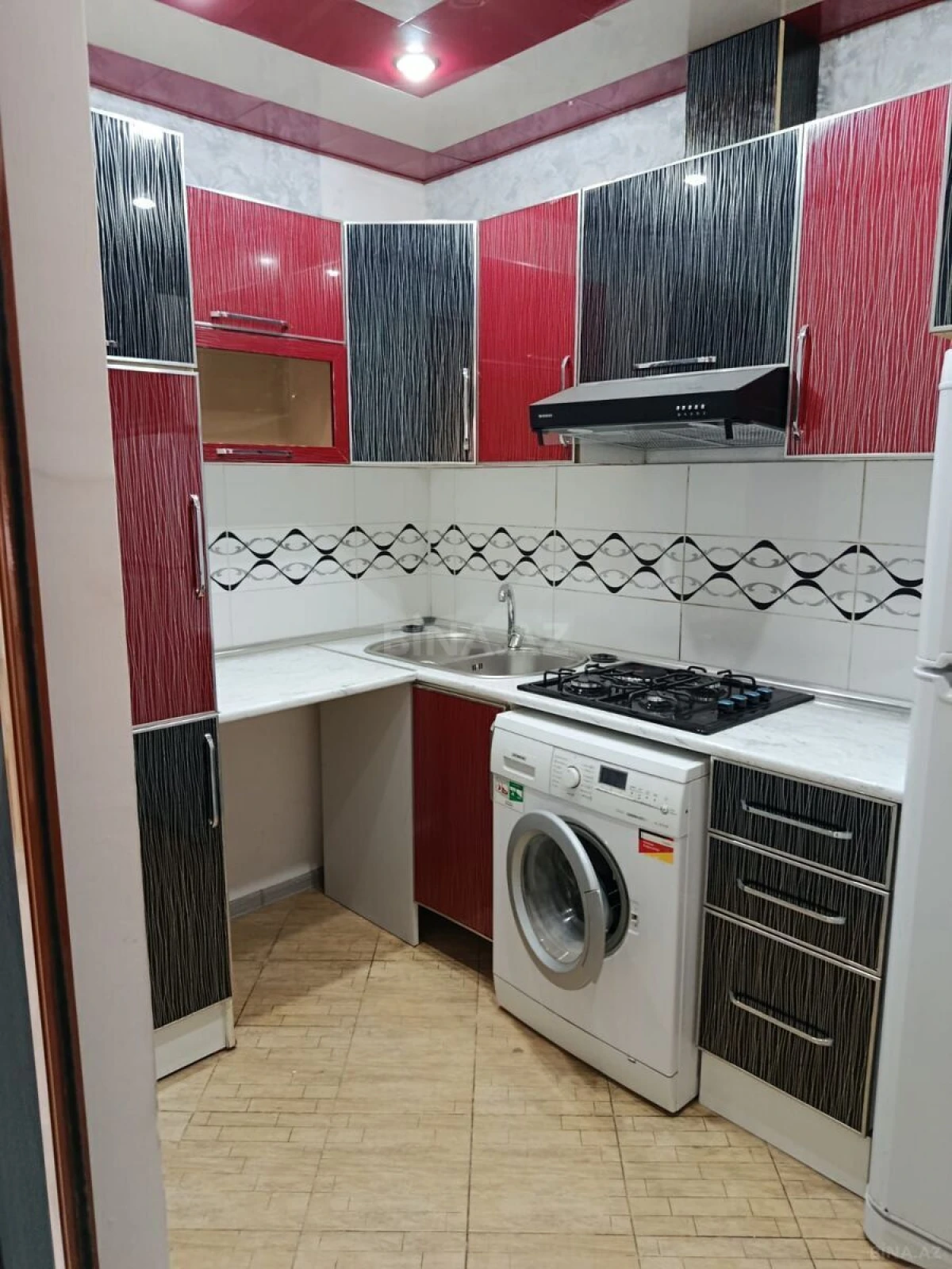 Kirayə verilir 2 otaqlı mənzil 67 m²