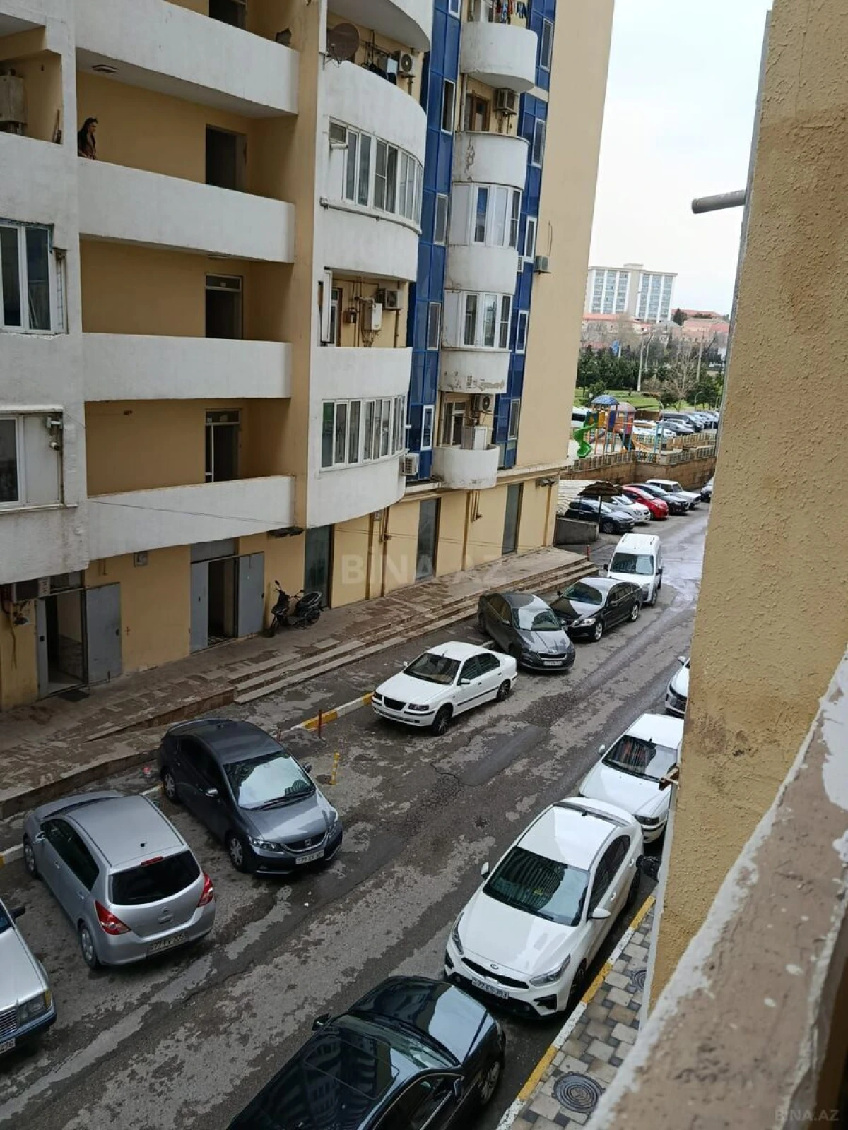 Kirayə verilir 2 otaqlı mənzil 67 m²