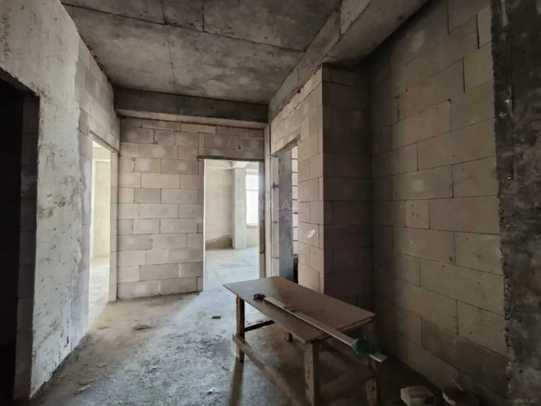 Satılır 3 otaqlı mənzil 132 m²