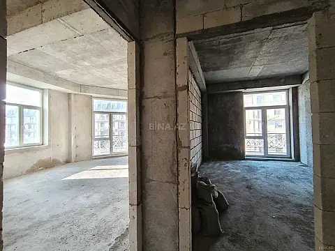 Satılır 3 otaqlı mənzil 132 m²