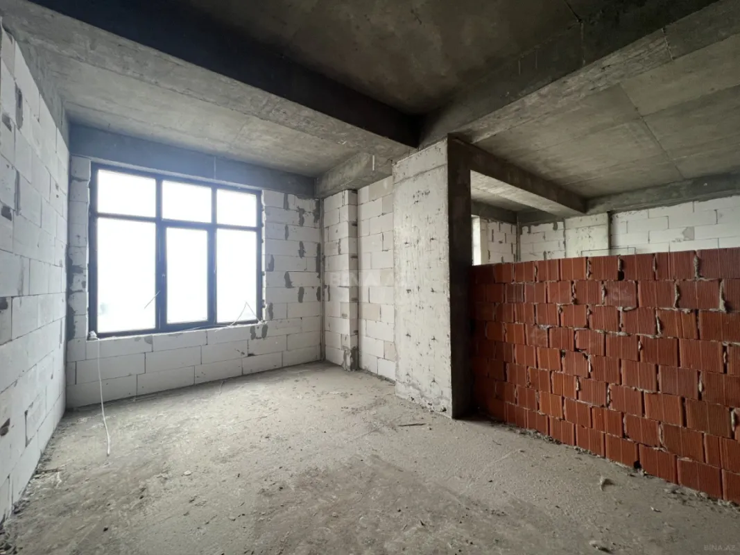 Satılır 4 otaqlı mənzil 144 m²