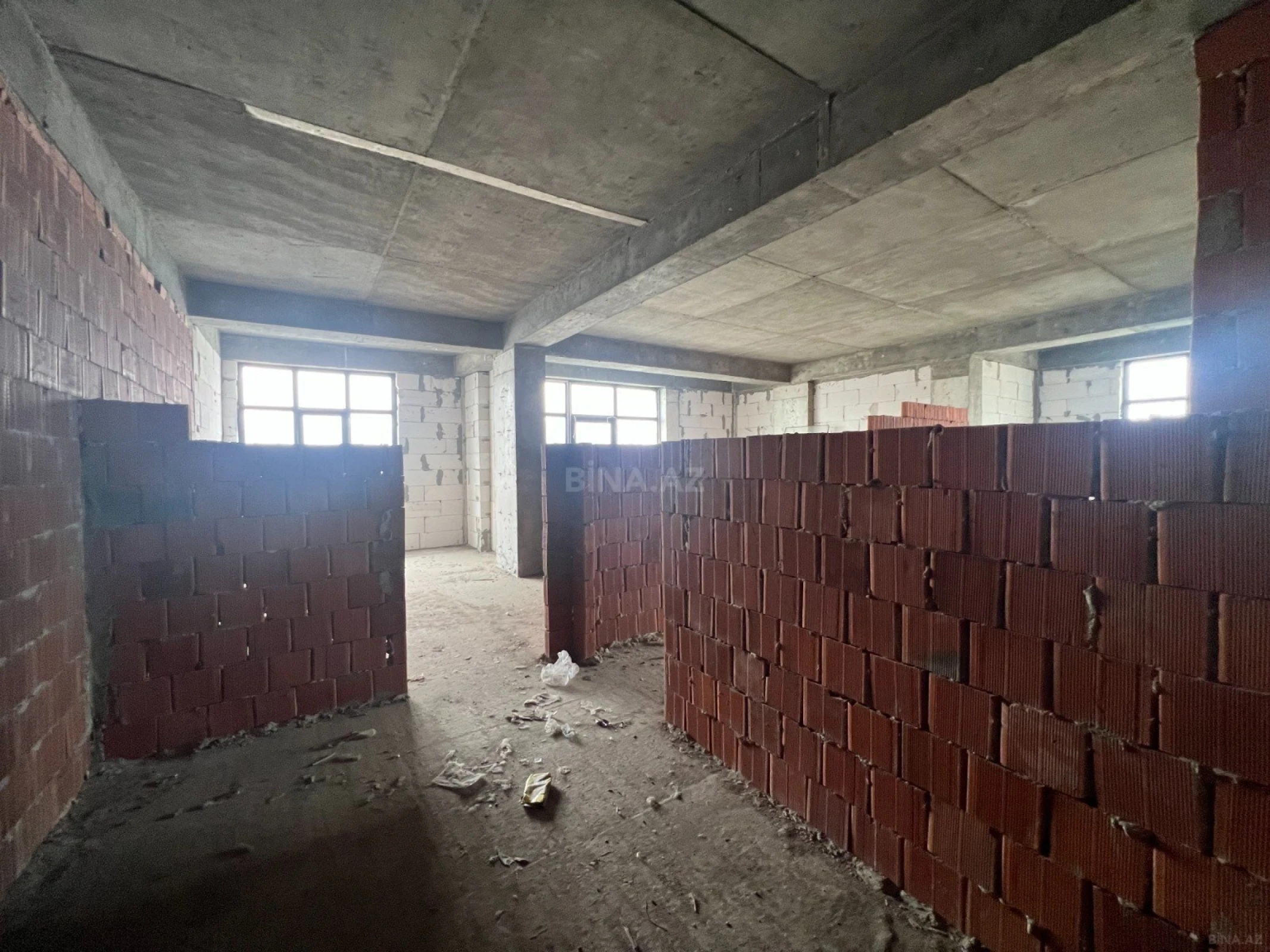 Satılır 4 otaqlı mənzil 144 m²