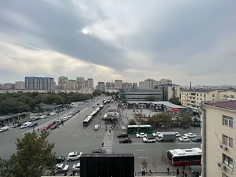 Satılır 4 otaqlı mənzil 144 m²