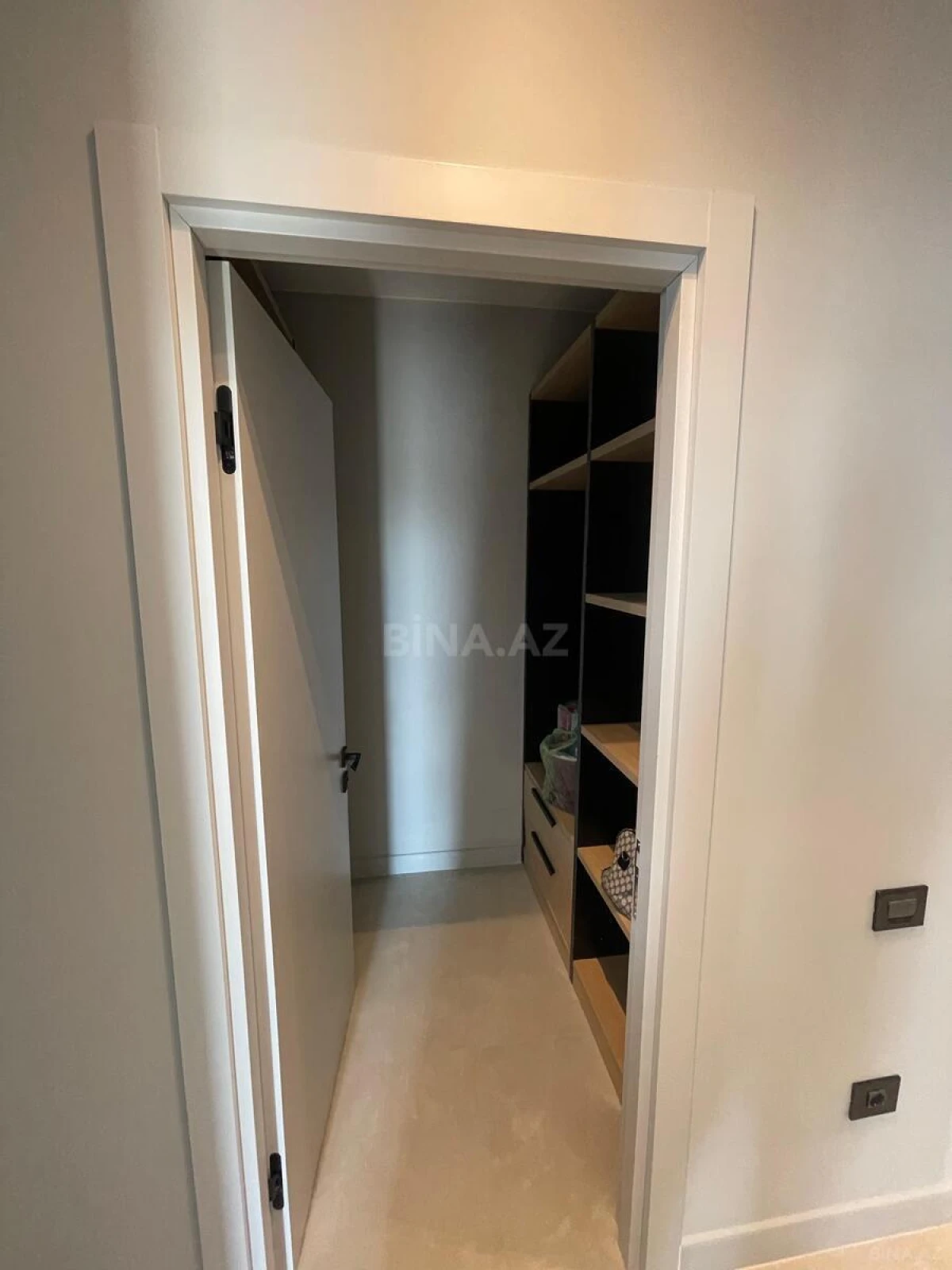 Kirayə verilir 3 otaqlı mənzil 140 m²