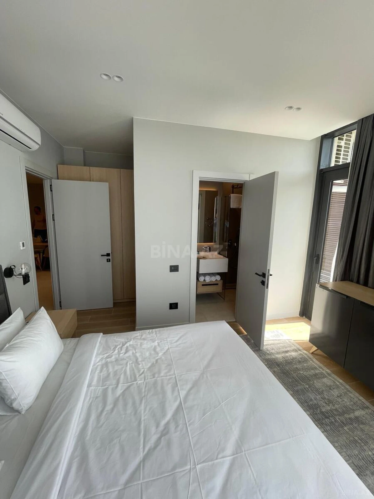 Kirayə verilir 3 otaqlı mənzil 140 m²