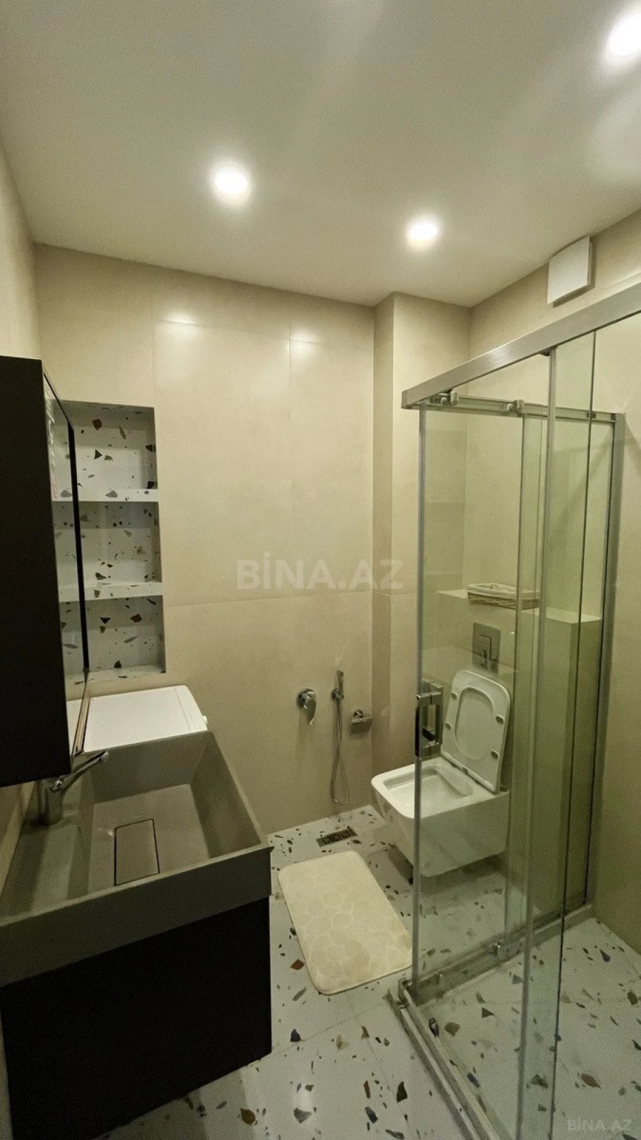 Kirayə verilir 2 otaqlı mənzil 60 m²