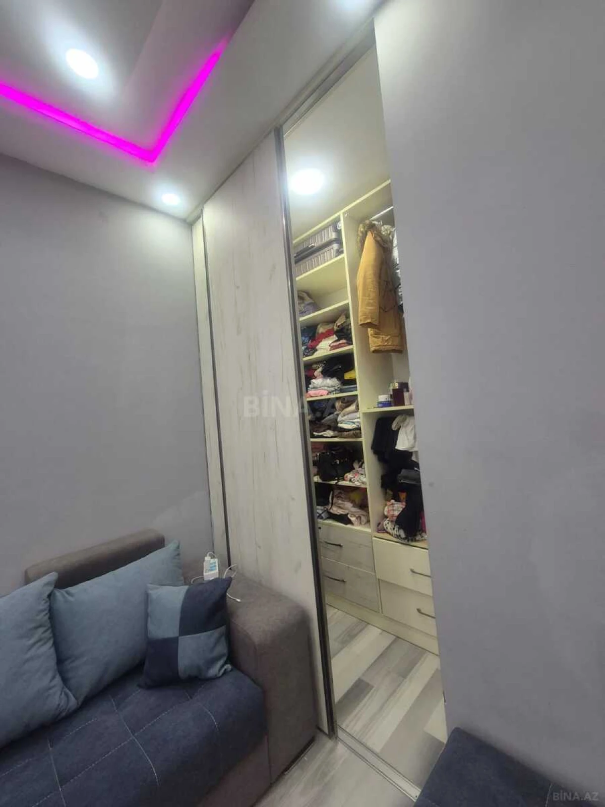 Kirayə verilir 2 otaqlı mənzil 68 m²