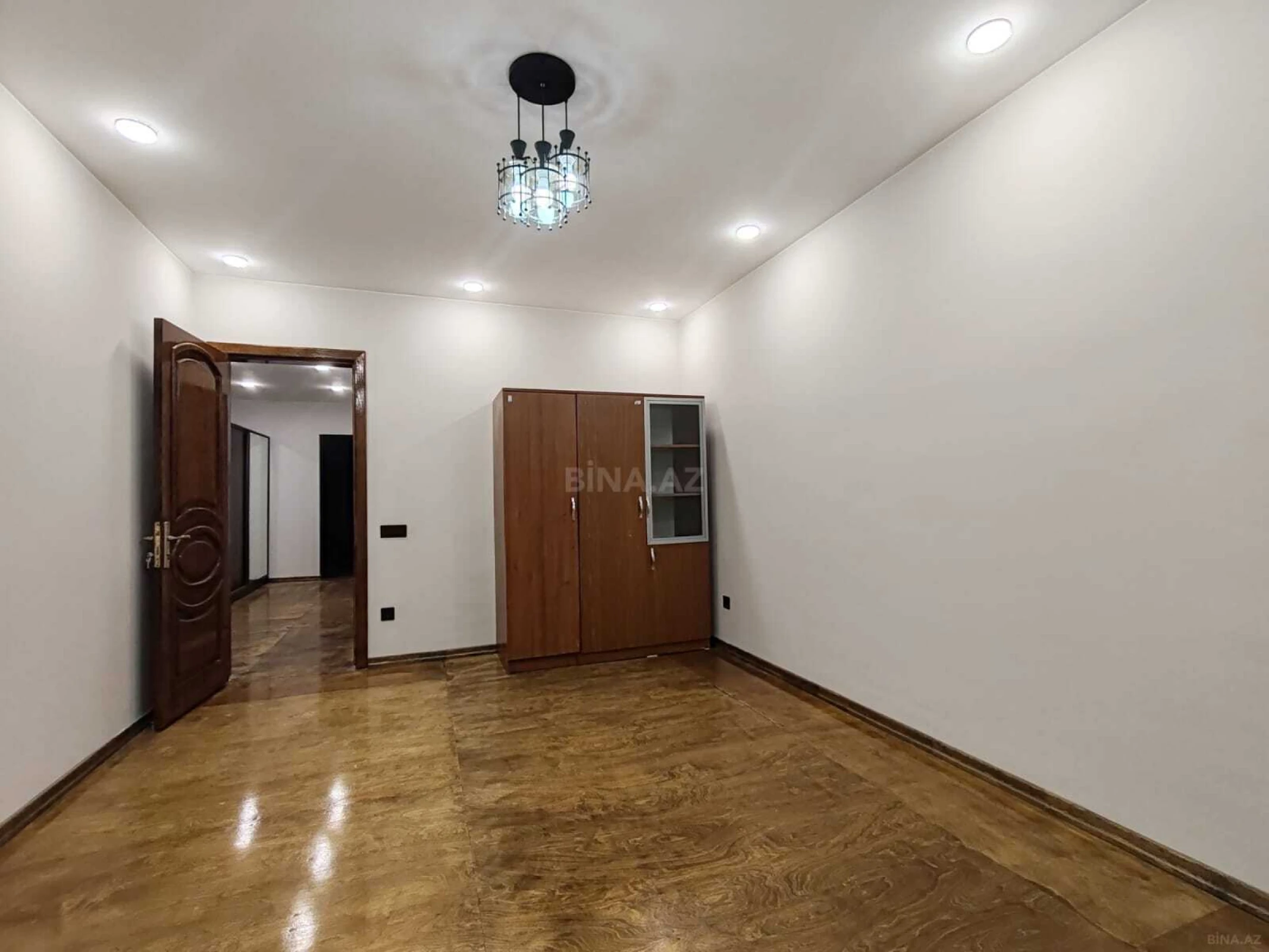 Kirayə verilir 3 otaqlı mənzil 105 m²