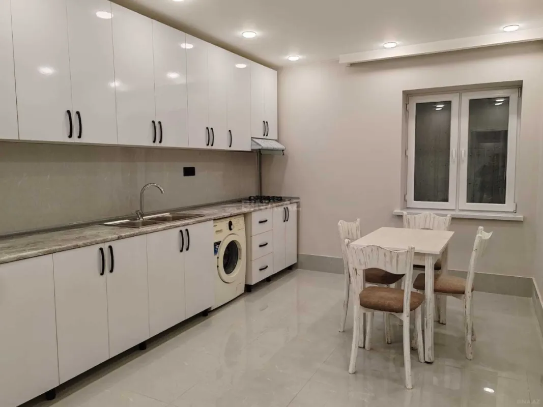 Kirayə verilir 3 otaqlı mənzil 105 m²