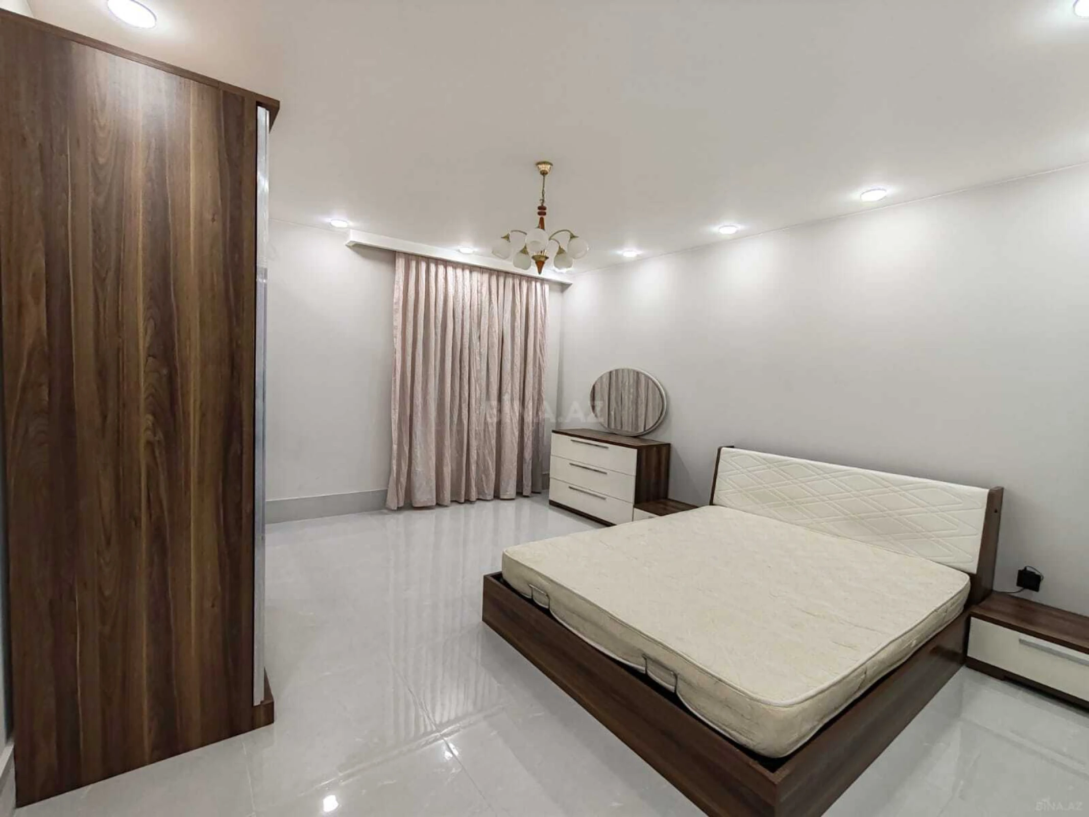 Kirayə verilir 3 otaqlı mənzil 105 m²