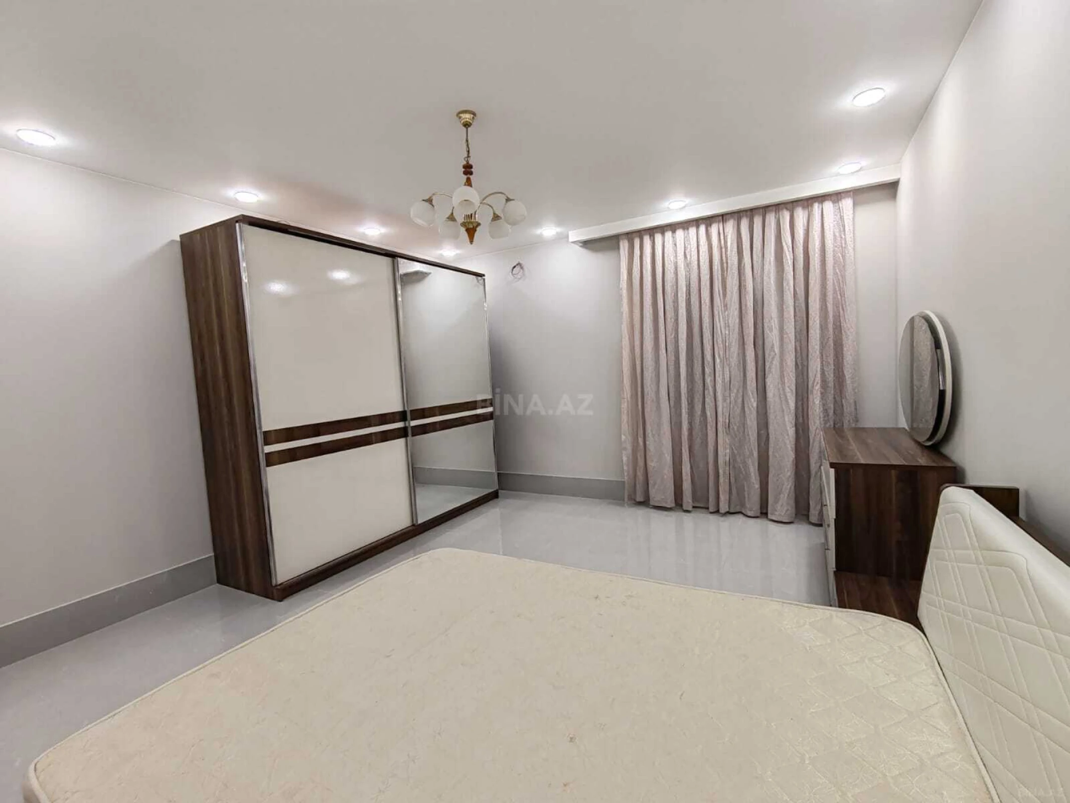 Kirayə verilir 3 otaqlı mənzil 105 m²