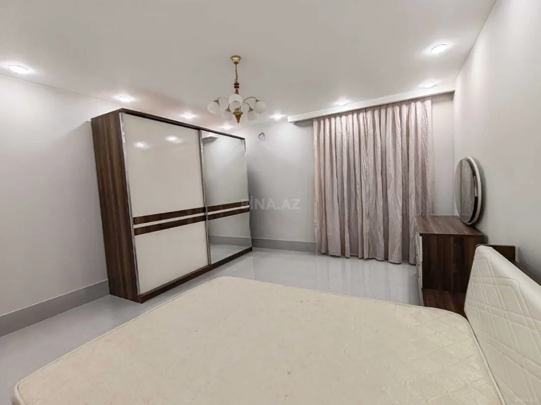 Kirayə verilir 3 otaqlı mənzil 105 m²