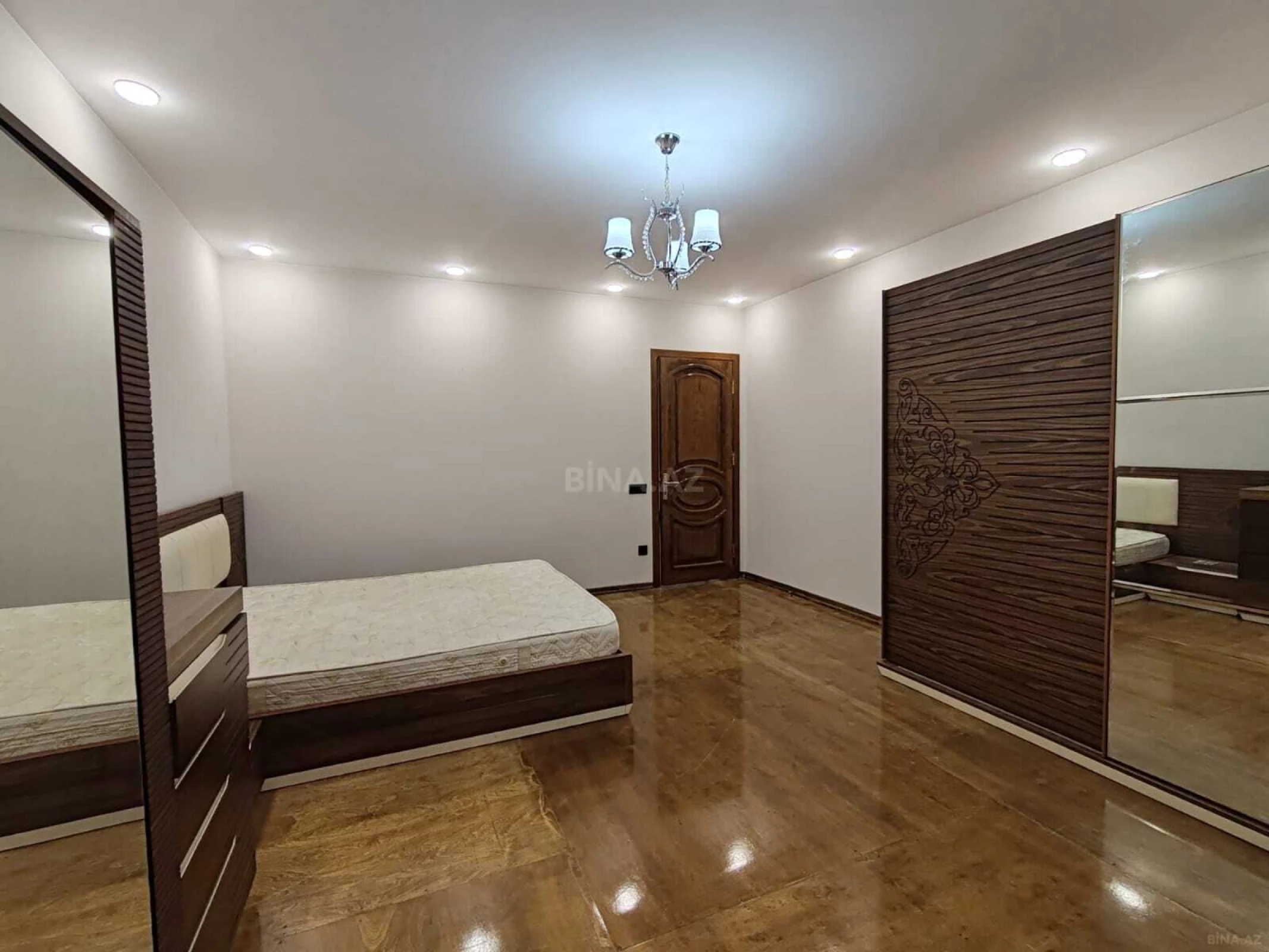Kirayə verilir 3 otaqlı mənzil 105 m²