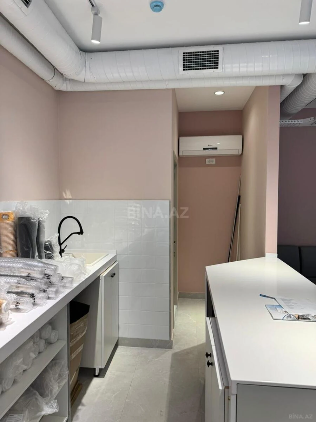 Kirayə verilir obyekt 95 m²