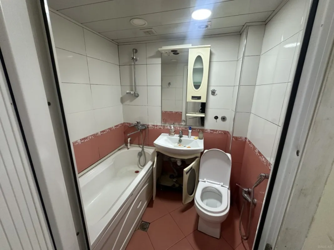 Kirayə verilir 2 otaqlı mənzil 60 m²