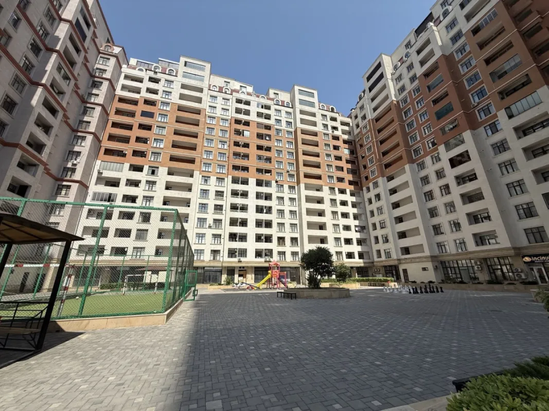 Satılır 3 otaqlı mənzil 140 m²