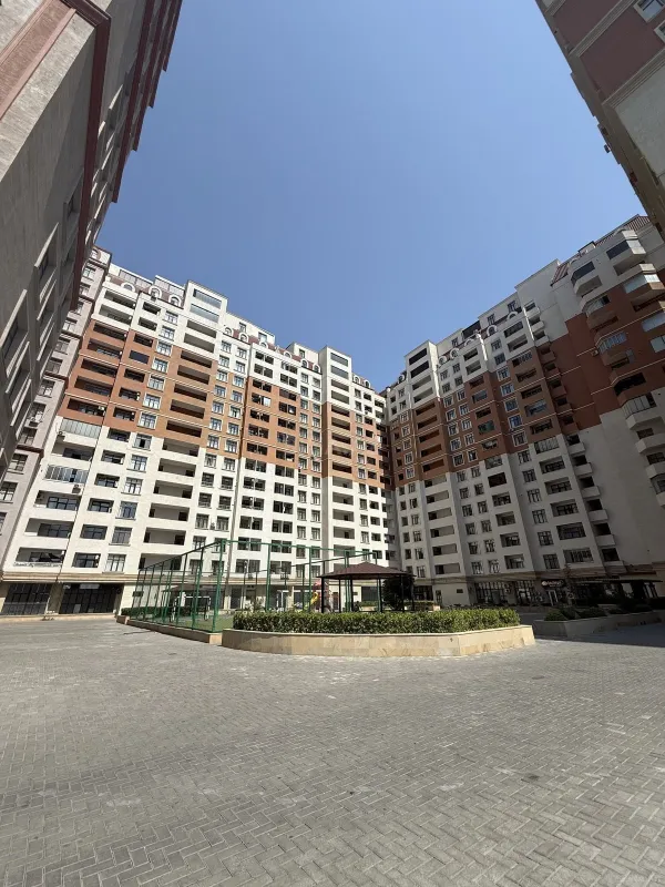 Satılır 3 otaqlı mənzil 140 m²