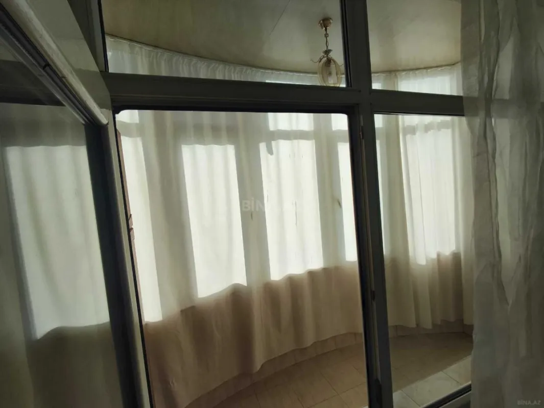 Kirayə verilir 3 otaqlı mənzil 128 m²