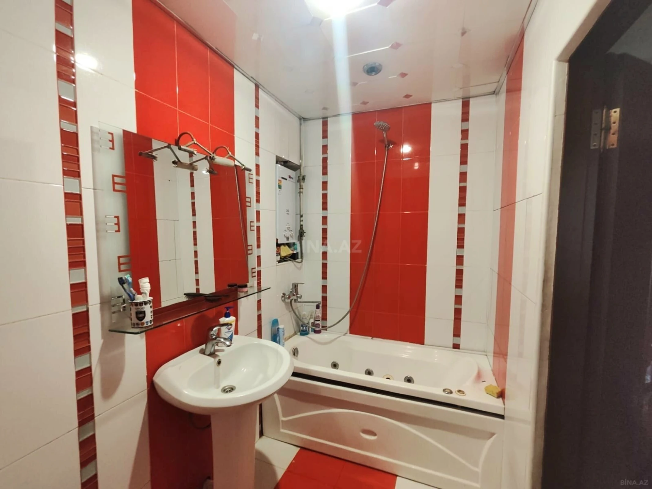 Satılır 2 otaqlı mənzil 55.7 m²