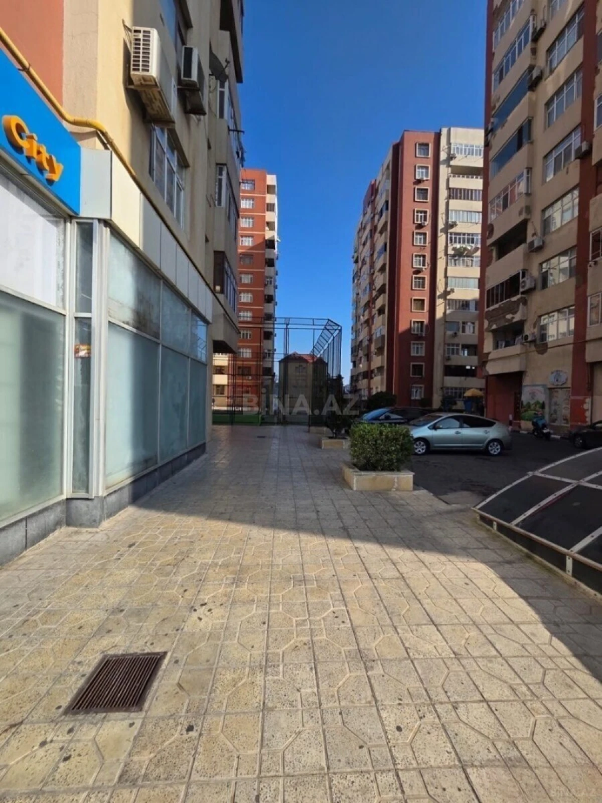 Satılır 3 otaqlı mənzil 102 m²