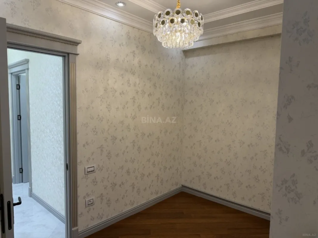 Satılır 3 otaqlı mənzil 102 m²