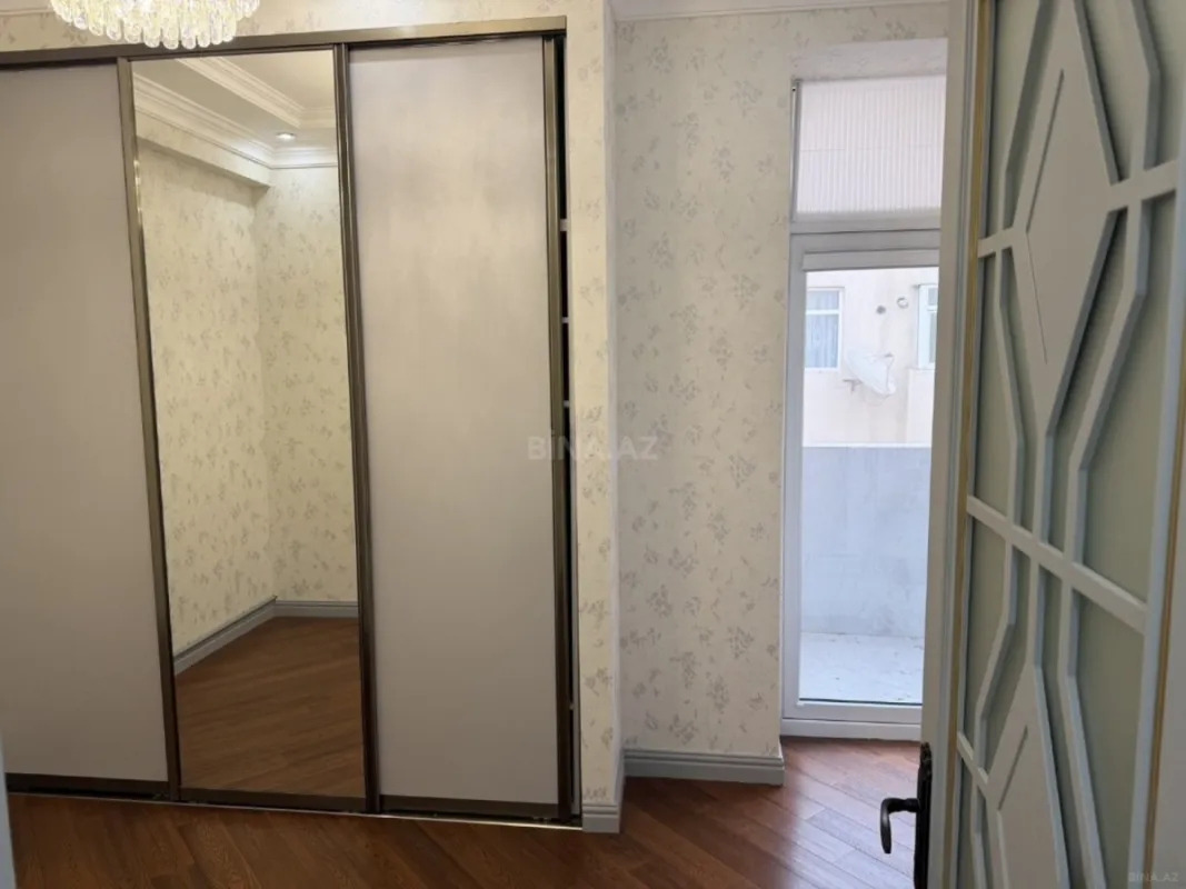 Satılır 3 otaqlı mənzil 102 m²