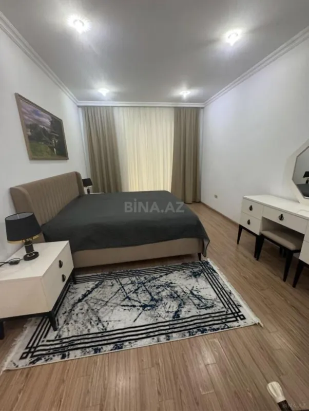 Kirayə verilir 3 otaqlı mənzil 150 m²
