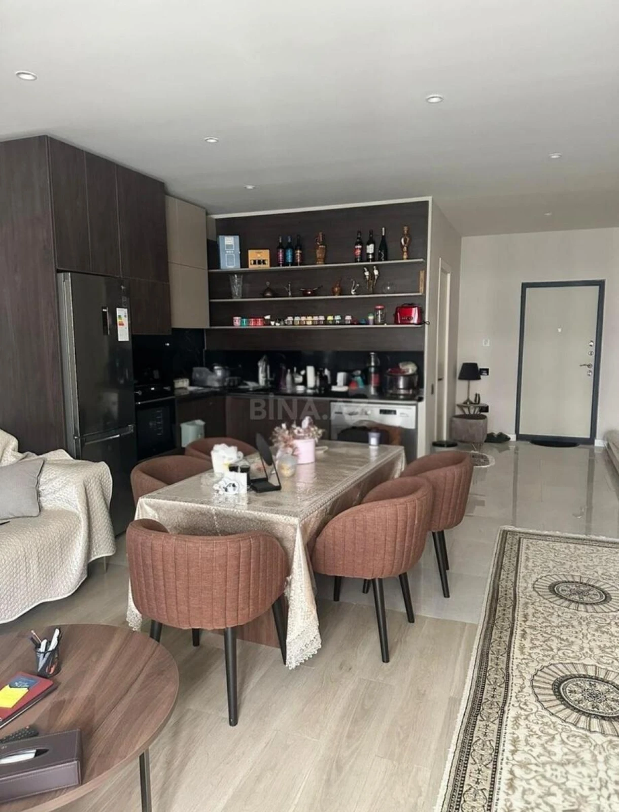 Kirayə verilir 2 otaqlı mənzil 100 m²