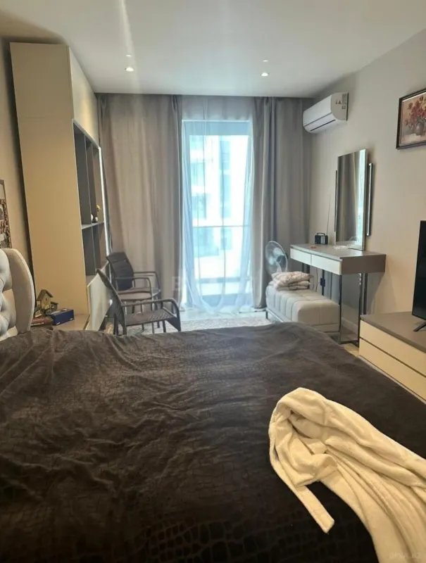 Kirayə verilir 2 otaqlı mənzil 100 m²