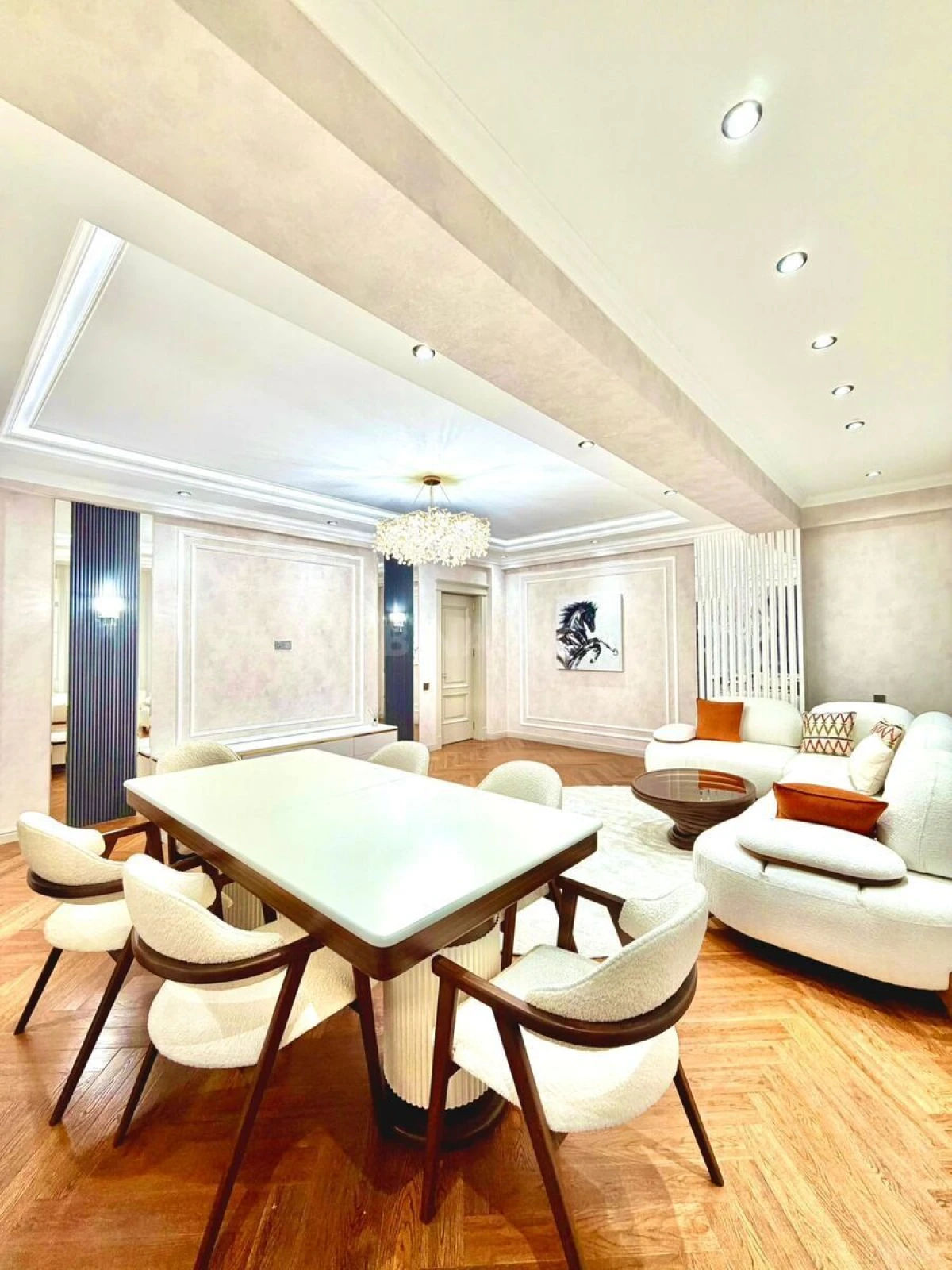 Satılır 3 otaqlı mənzil 138 m²