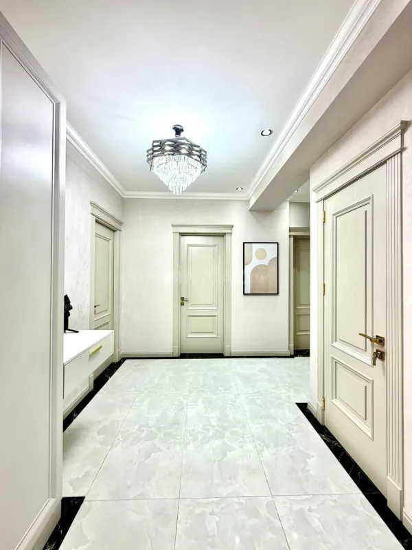 Satılır 3 otaqlı mənzil 138 m²