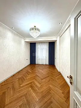 Satılır 3 otaqlı mənzil 138 m²