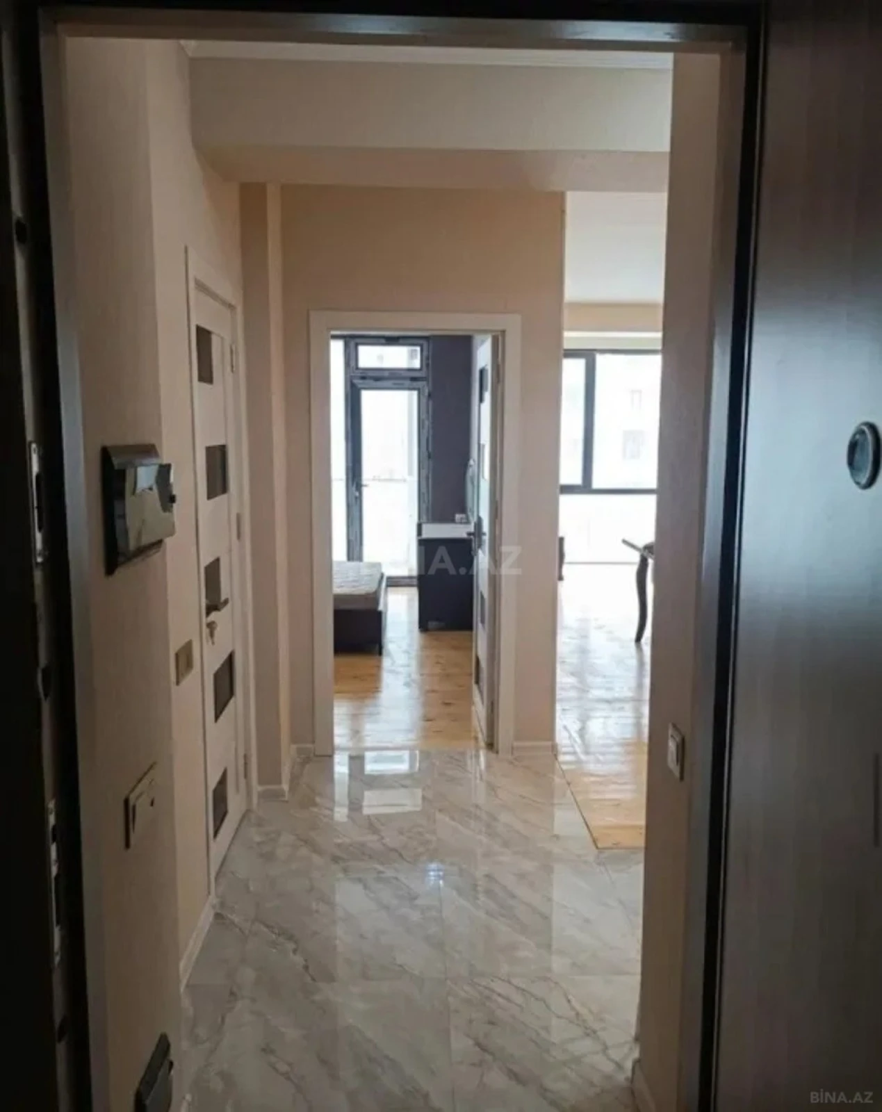 Kirayə verilir 2 otaqlı mənzil 70 m²