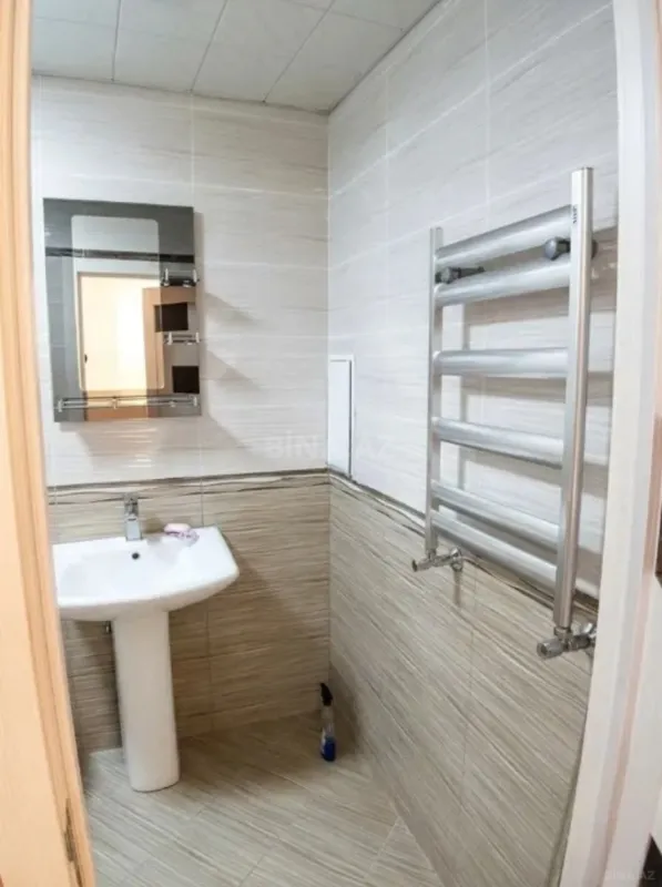 Kirayə verilir 2 otaqlı mənzil 70 m²