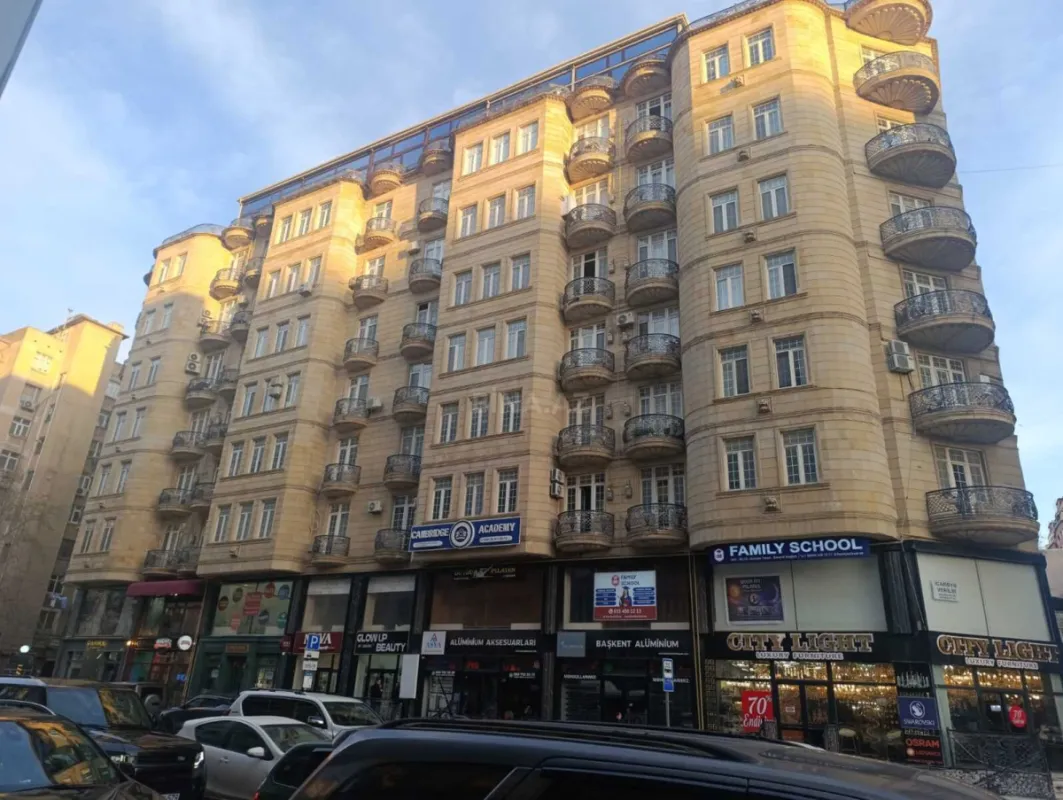 Satılır 3 otaqlı mənzil 150 m²