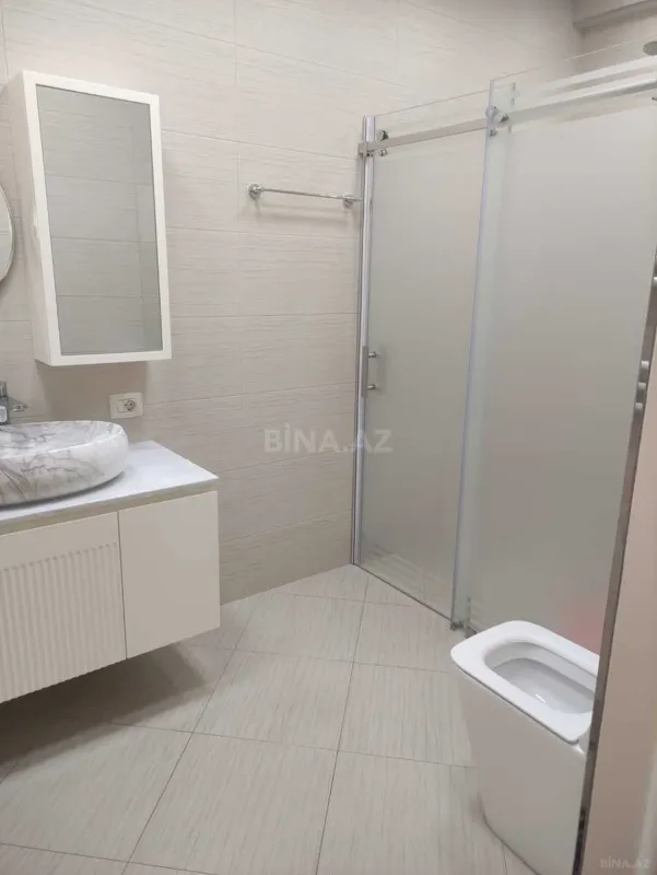 Kirayə verilir 3 otaqlı mənzil 130 m²