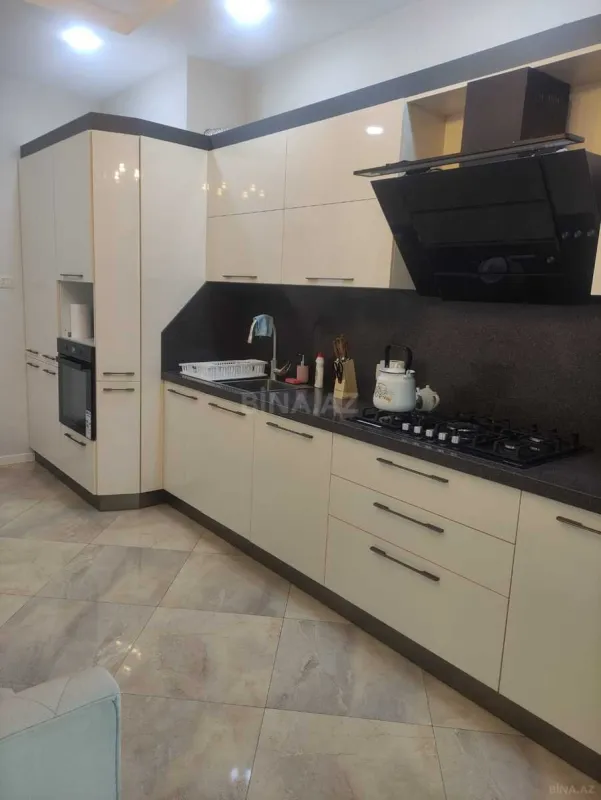 Kirayə verilir 3 otaqlı mənzil 130 m²