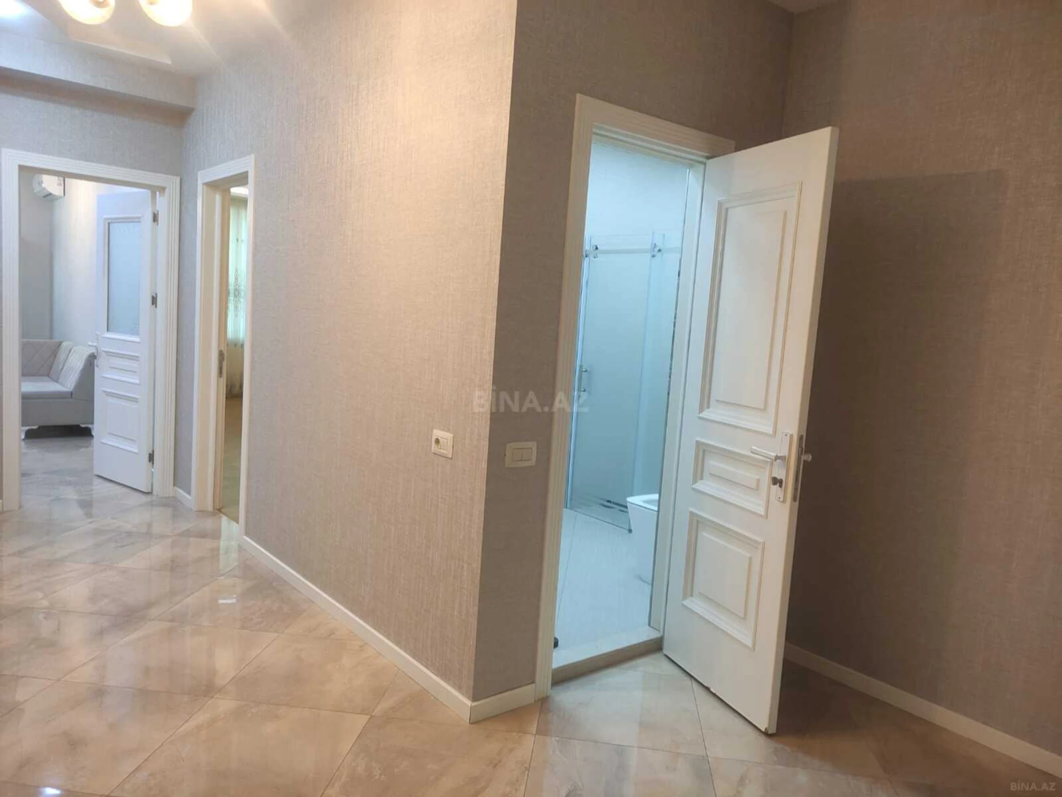 Kirayə verilir 3 otaqlı mənzil 130 m²