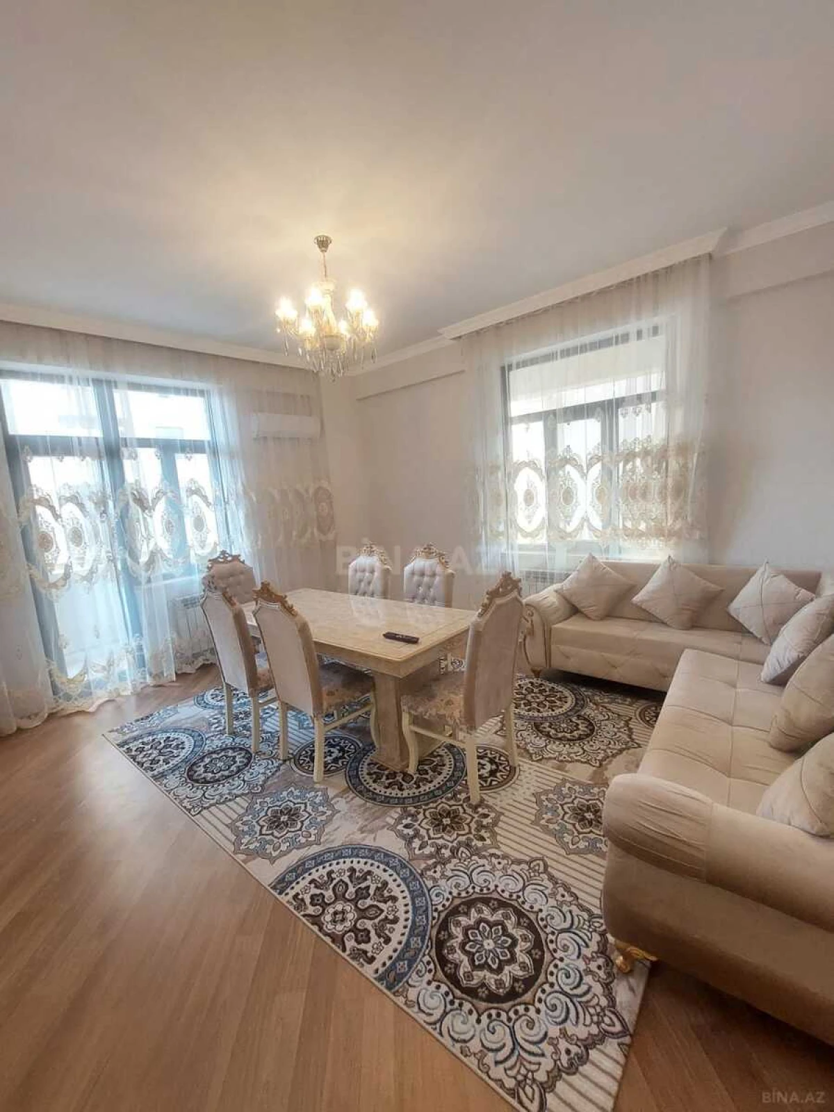 Kirayə verilir 2 otaqlı mənzil 80 m²