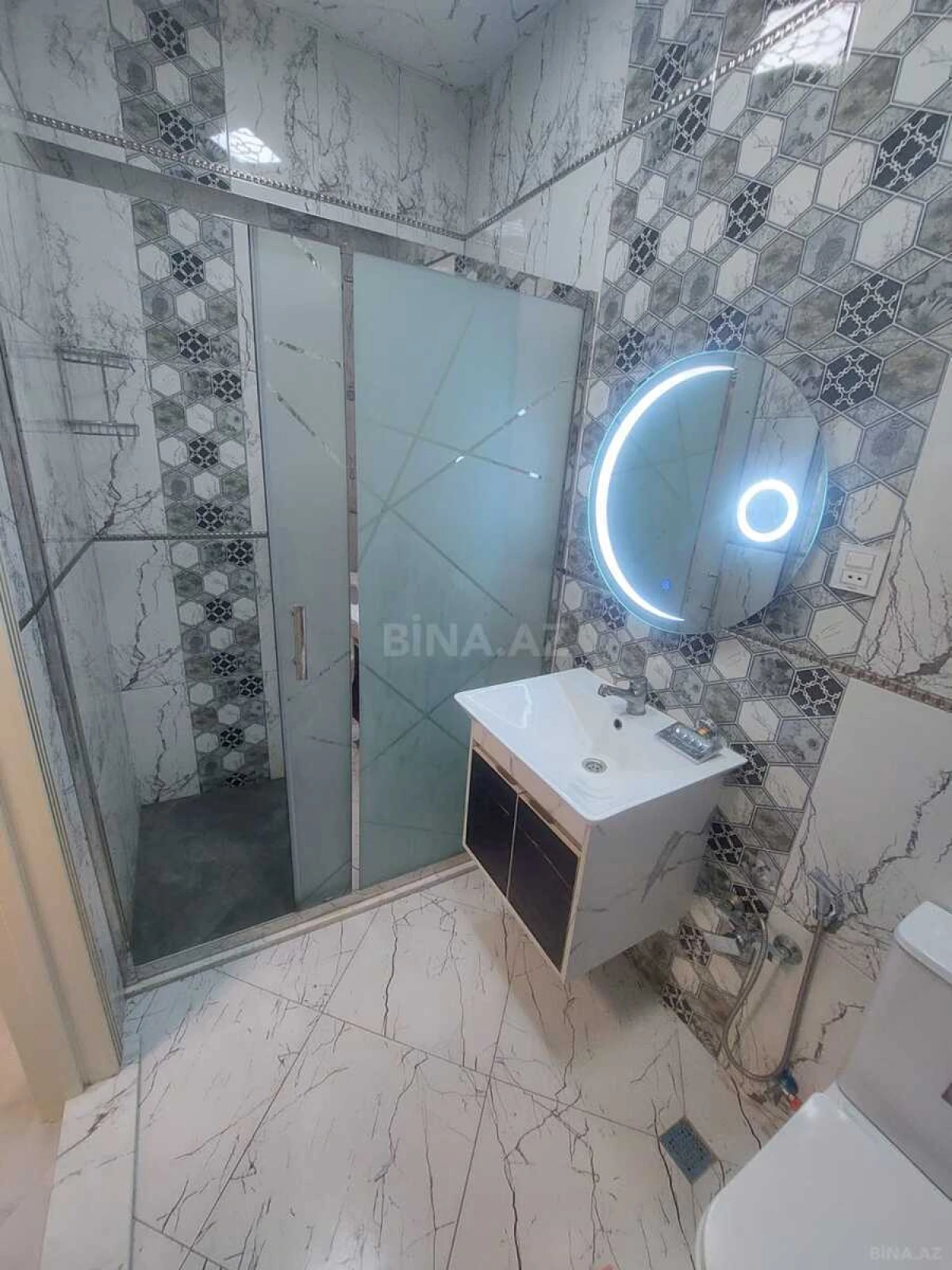 Kirayə verilir 2 otaqlı mənzil 80 m²