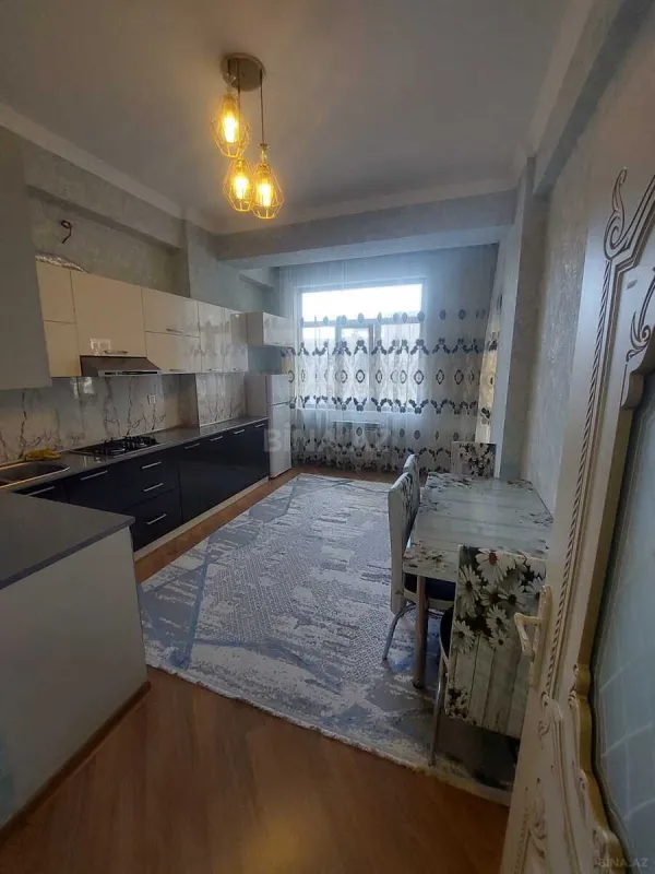 Kirayə verilir 2 otaqlı mənzil 80 m²
