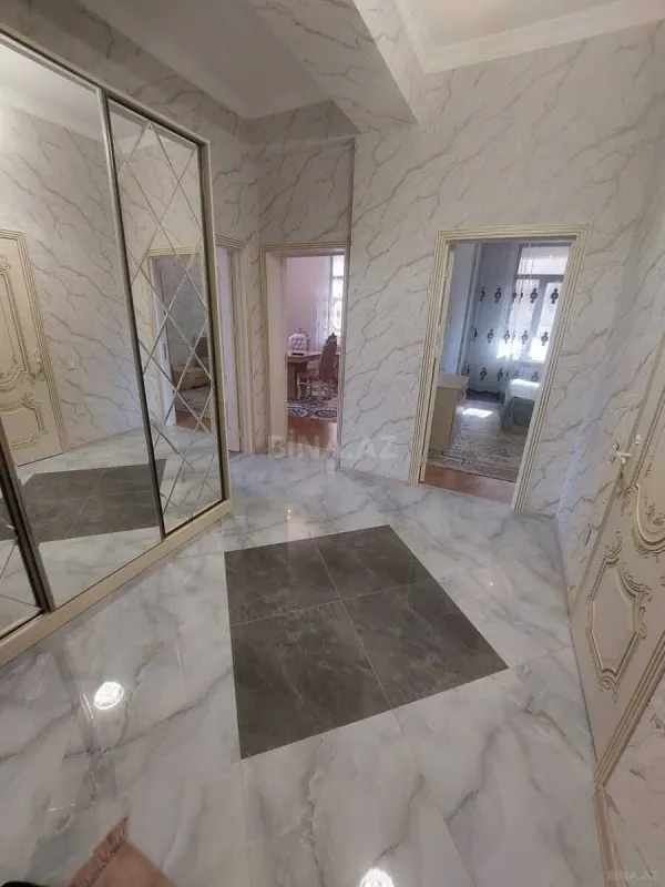 Kirayə verilir 2 otaqlı mənzil 80 m²