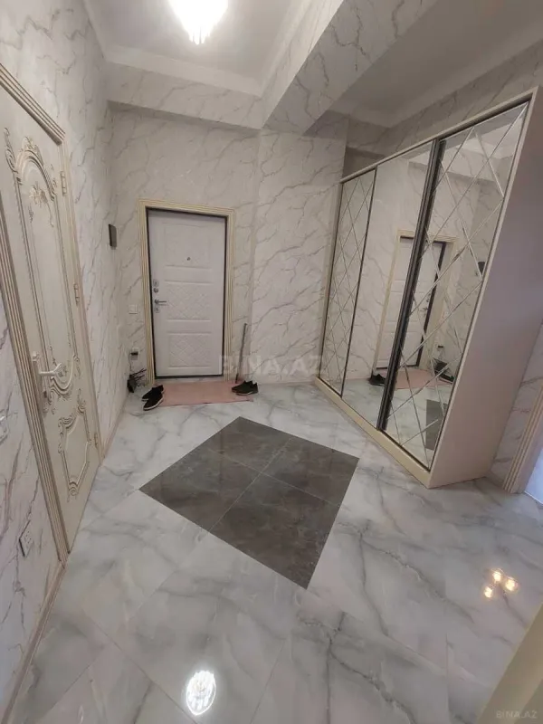 Kirayə verilir 2 otaqlı mənzil 80 m²