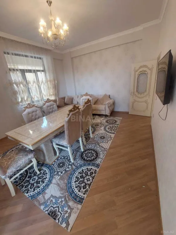 Kirayə verilir 2 otaqlı mənzil 80 m²