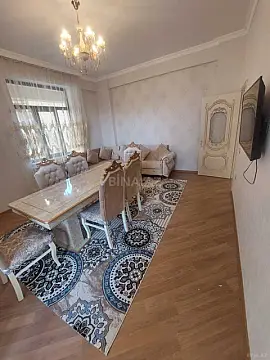 Kirayə verilir 2 otaqlı mənzil 80 m²