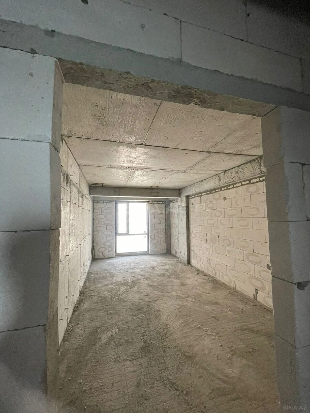 Satılır 3 otaqlı mənzil 140 m²